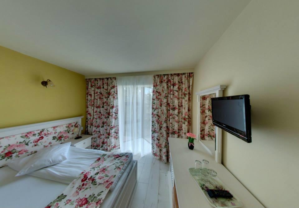 Pensiunea Cabana Soimul Comanesti  Buitenkant foto